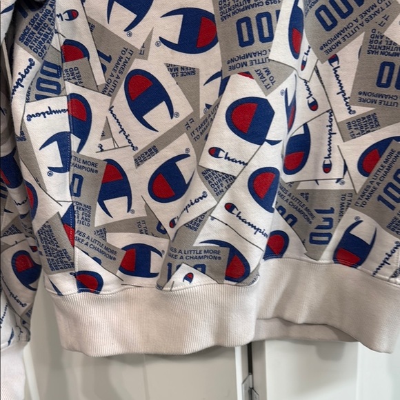 Champion Crewneck Sweater White and Blue with Logo Pattern sz s - Picture 5 of 5